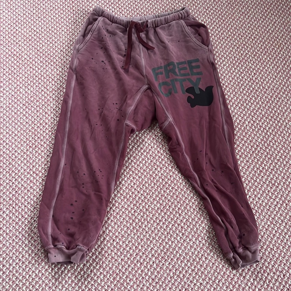 FREE CITY maroon and black splatter paint sweatpants XS, S